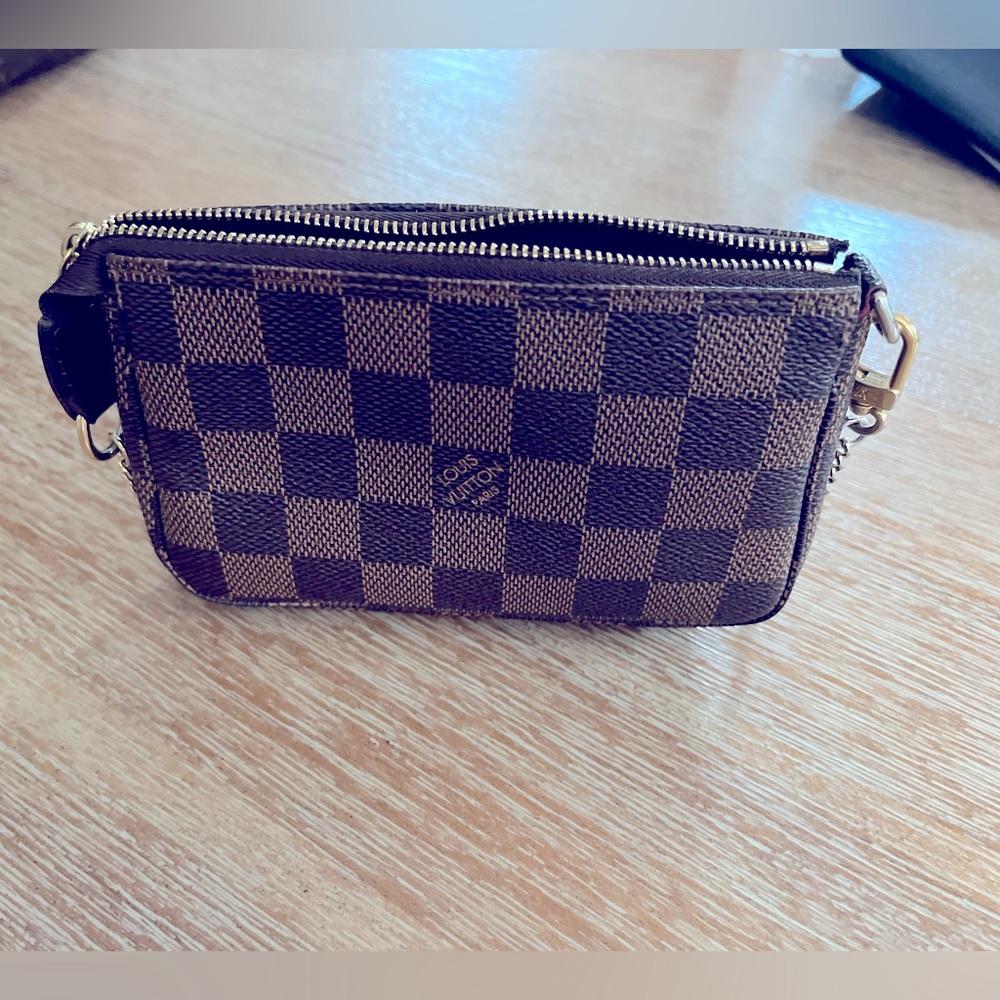 Louis Vuitton Damier Ebene Mini Pochette